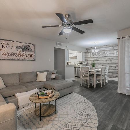 Cozy 2Br Farmhouse Apt - Sleeps 8 - Free Parking! Arlington Buitenkant foto