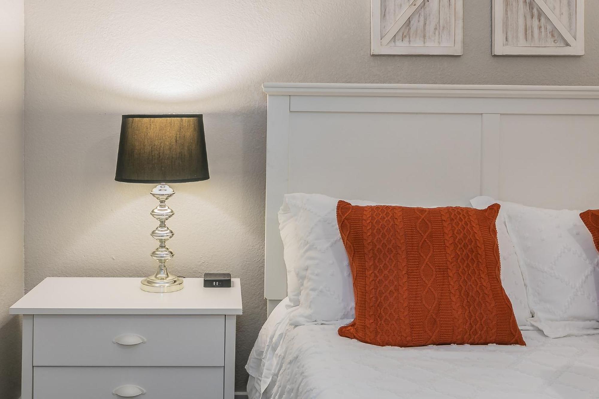 Cozy 2Br Farmhouse Apt - Sleeps 8 - Free Parking! Arlington Buitenkant foto