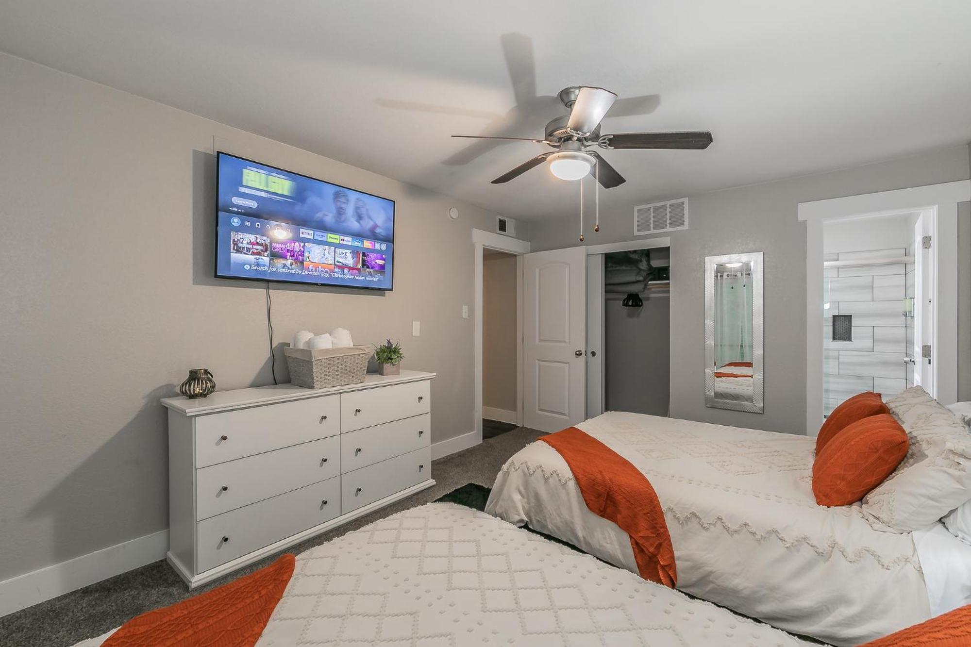 Cozy 2Br Farmhouse Apt - Sleeps 8 - Free Parking! Arlington Buitenkant foto