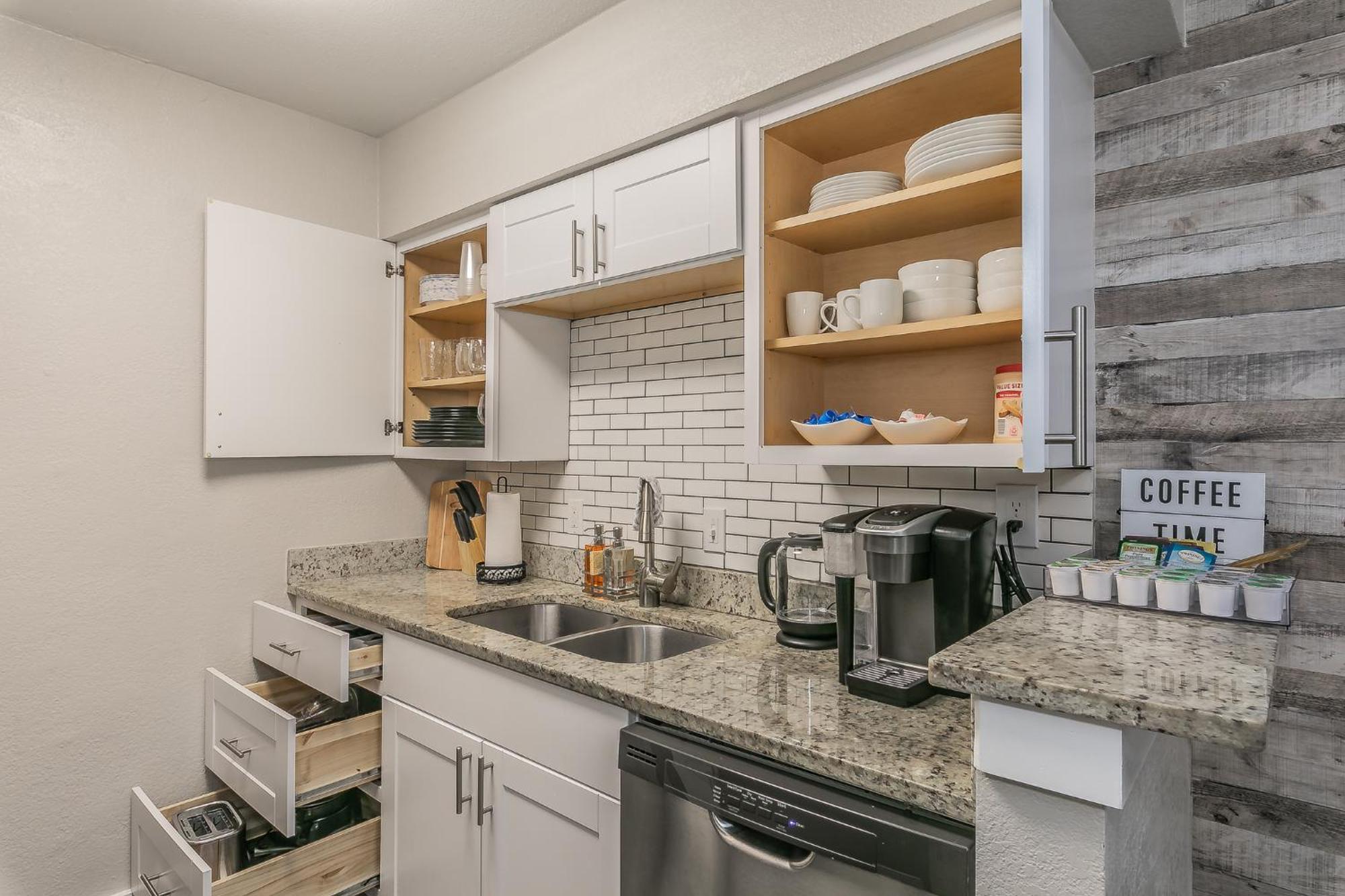 Cozy 2Br Farmhouse Apt - Sleeps 8 - Free Parking! Arlington Buitenkant foto