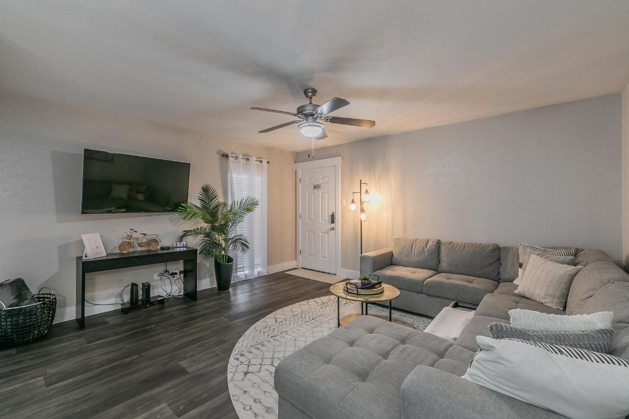 Cozy 2Br Farmhouse Apt - Sleeps 8 - Free Parking! Arlington Buitenkant foto
