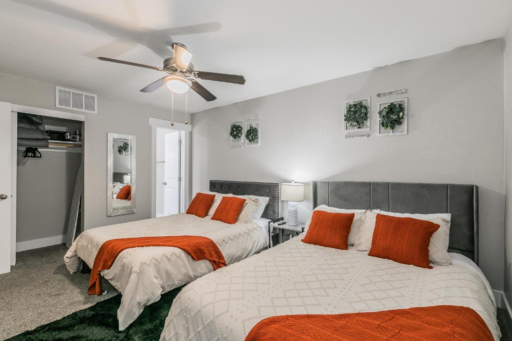 Cozy 2Br Farmhouse Apt - Sleeps 8 - Free Parking! Arlington Buitenkant foto