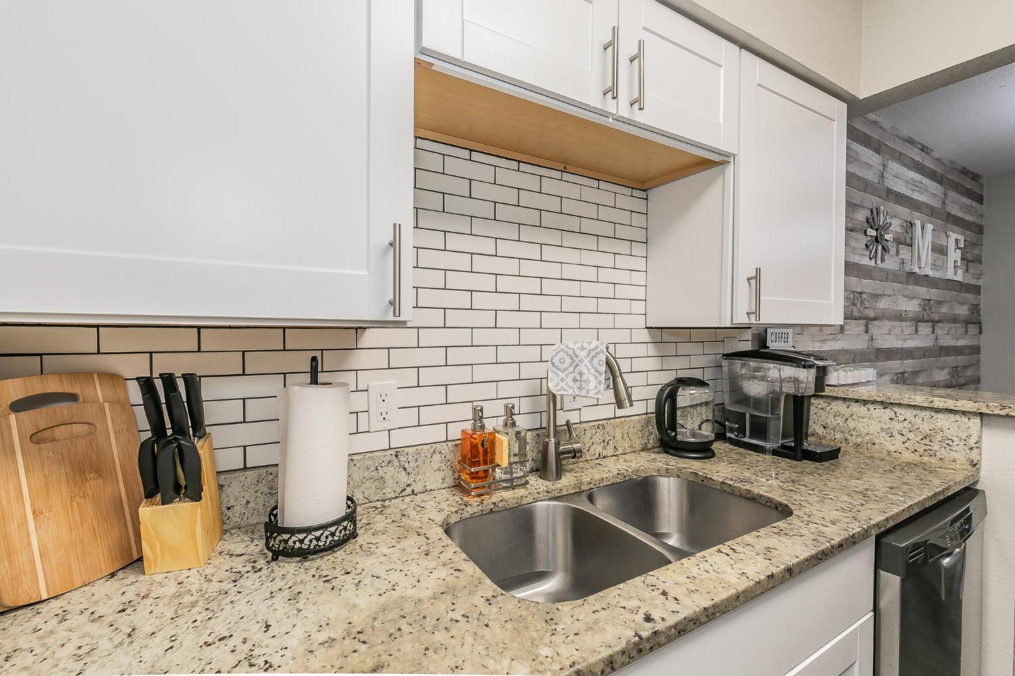 Cozy 2Br Farmhouse Apt - Sleeps 8 - Free Parking! Arlington Buitenkant foto
