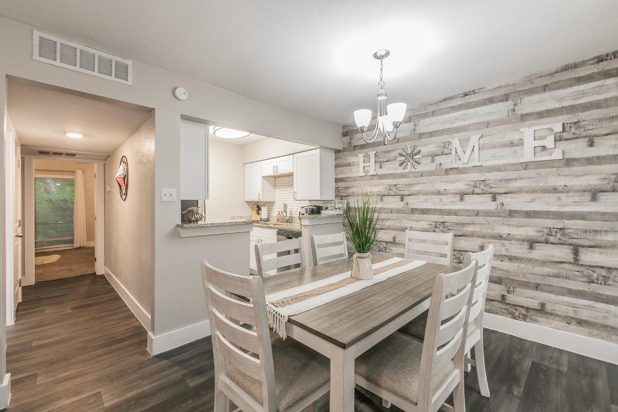 Cozy 2Br Farmhouse Apt - Sleeps 8 - Free Parking! Arlington Buitenkant foto